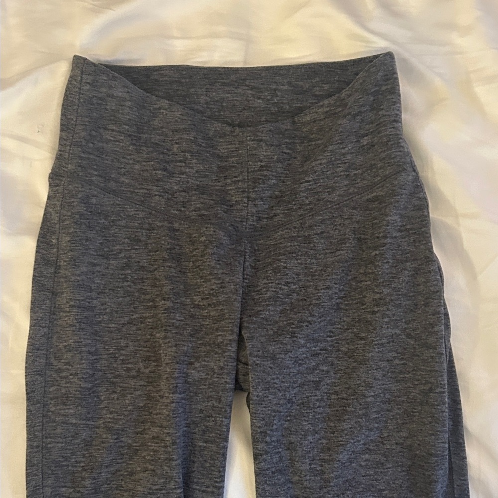 GAP charcoal gray leggings